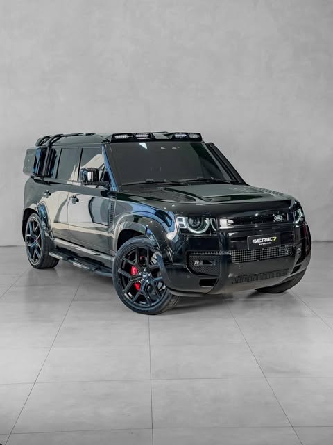LAND ROVER DEFENDER 110 SE - Imagem 11