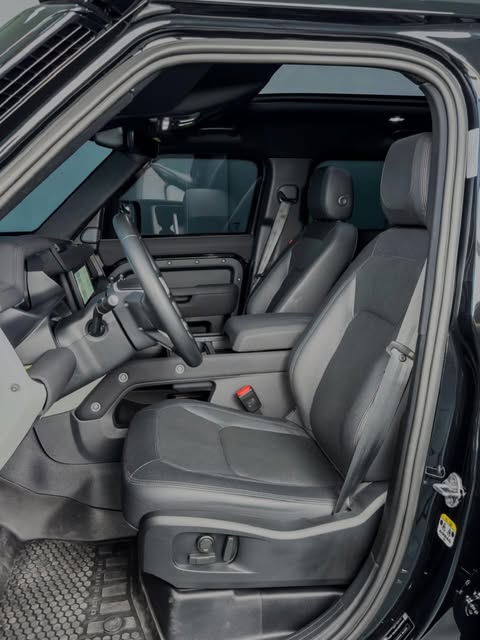 LAND ROVER DEFENDER 110 SE - Imagem 4
