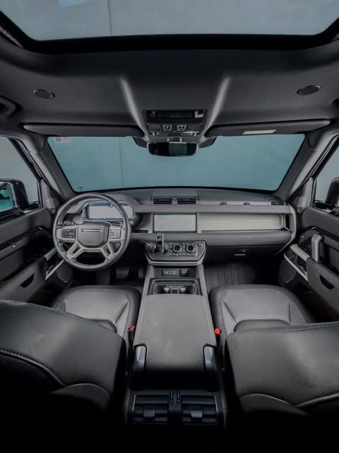 LAND ROVER DEFENDER 110 SE - Imagem 5