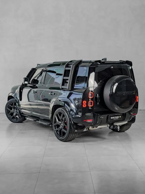 LAND ROVER DEFENDER 110 SE - Imagem 8