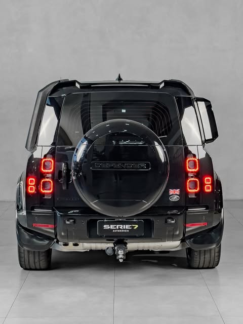 LAND ROVER DEFENDER 110 SE - Imagem 9