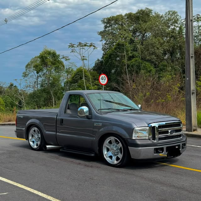 FORD F-250 XLT-L - Imagem 2