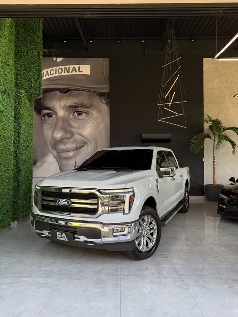FORD F-150 LARIAT FX4 - Imagem 1
