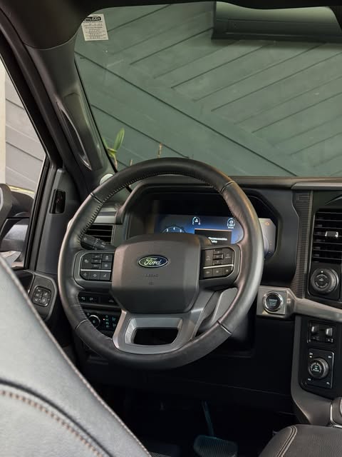 FORD F-150 LARIAT FX4 - Imagem 5
