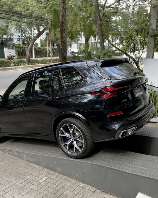 BMW X5 50E HYBRID M SPORT - Imagem 7