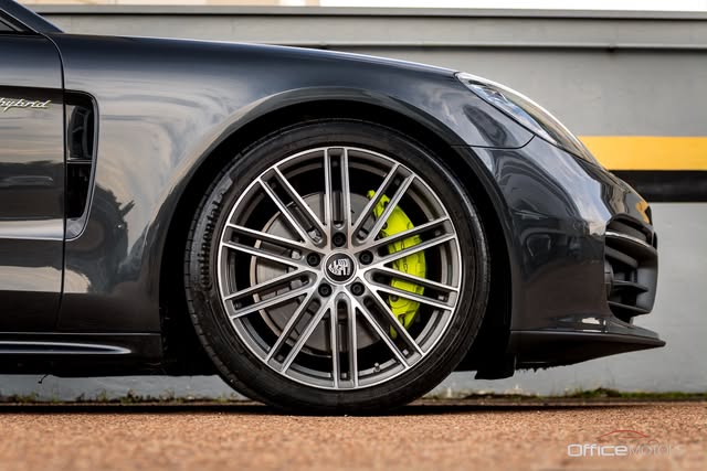 PORSCHE PANAMERA 4 E-HYBRID - Imagem 7