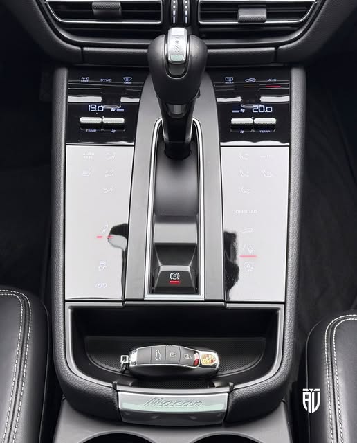 PORSCHE MACAN T - Imagem 9