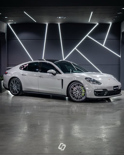 PORSCHE PANAMERA 4S - Imagem 2