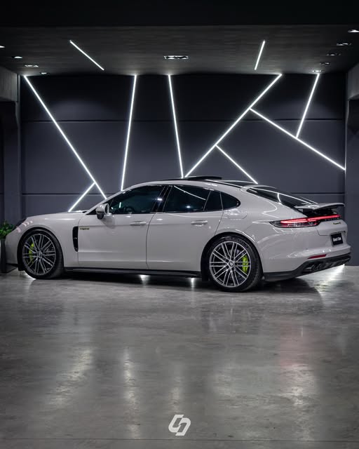 PORSCHE PANAMERA 4S - Imagem 3