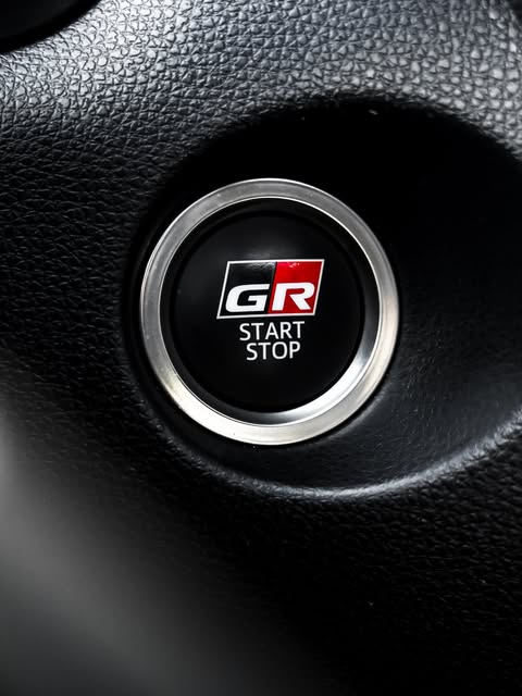TOYOTA COROLLA GR-SPORT - Imagem 12