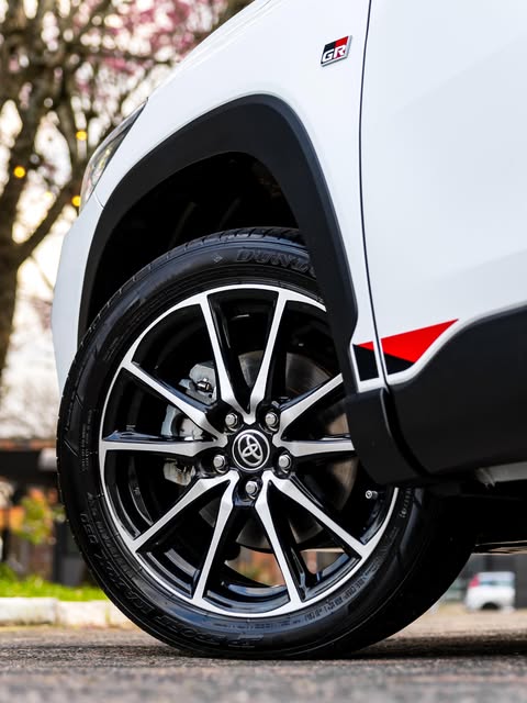 TOYOTA COROLLA GR-SPORT - Imagem 15