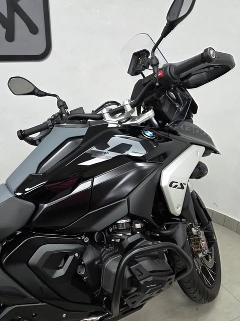 BMW R 1300 GS GS TRIPLE BLACK - Imagem 4