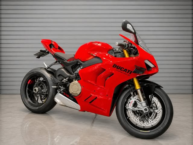 DUCATI PANIGALE V4S - Imagem 1