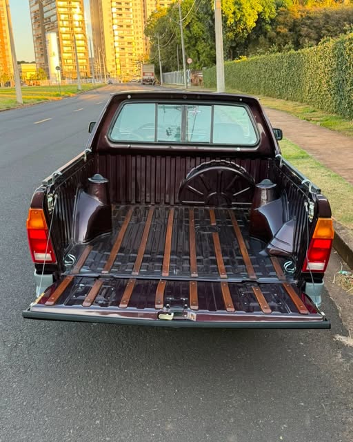VOLKSWAGEN SAVEIRO CL - Imagem 11