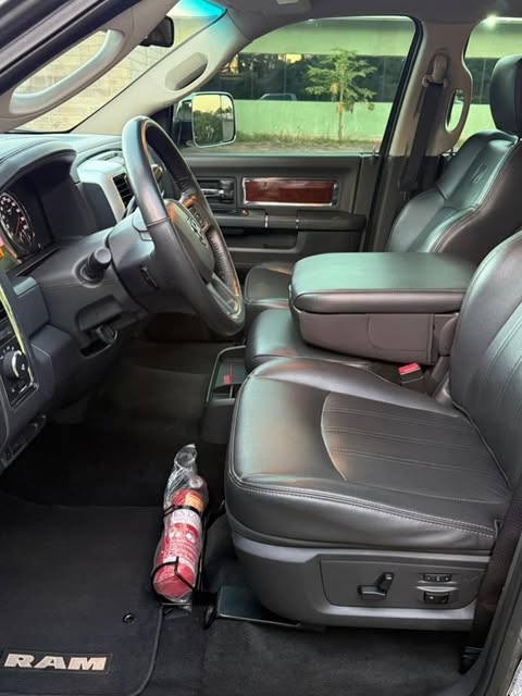 RAM 2500 HD LARAMIE - Imagem 9