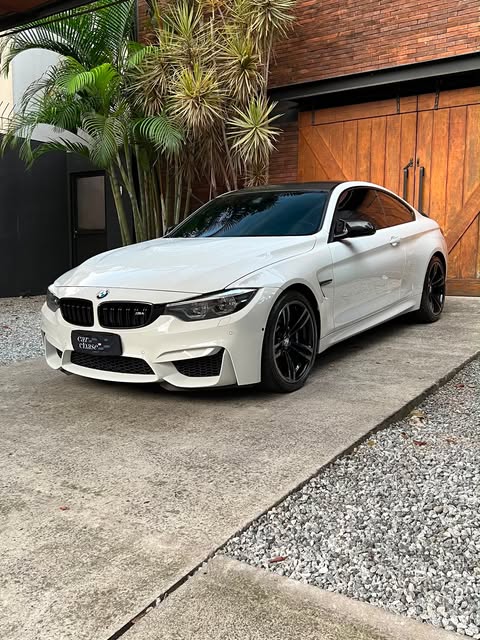 BMW M4 - Imagem 1