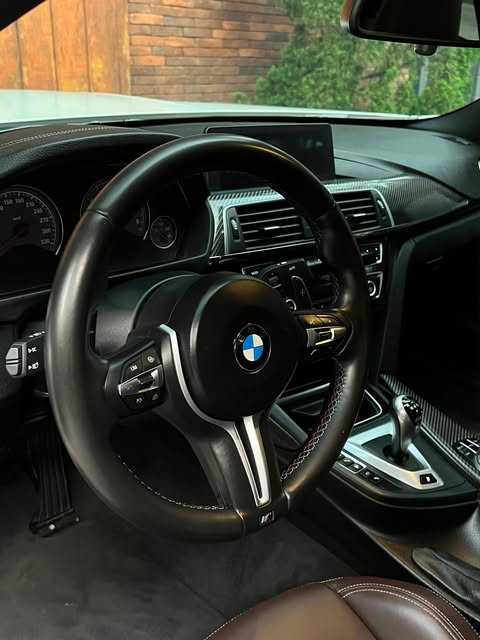 BMW M4 - Imagem 12