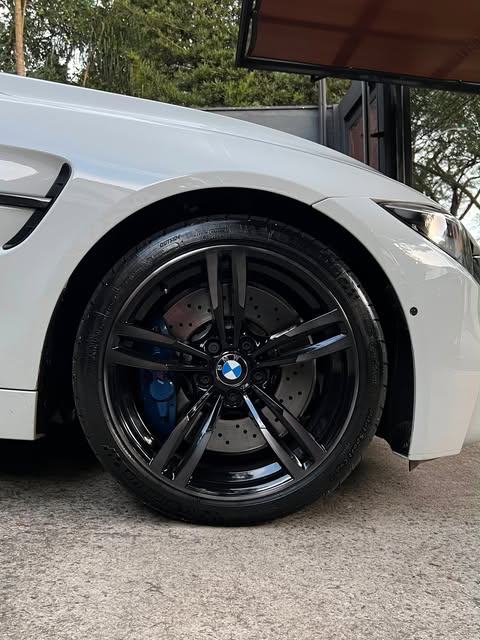 BMW M4 - Imagem 8