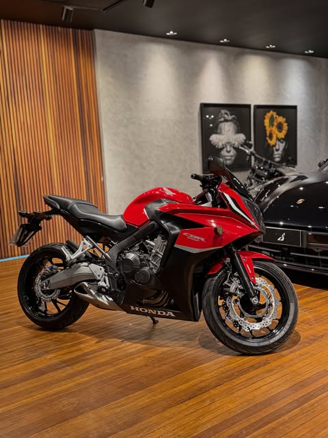 HONDA CBR 650F - Imagem 1
