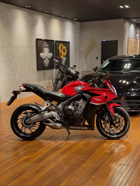 HONDA CBR 650F - Imagem 6