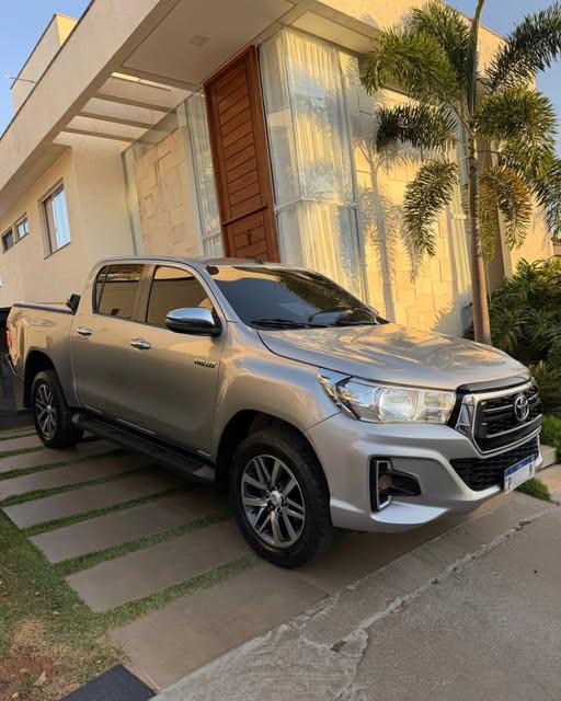 TOYOTA HILUX SRV - Imagem 2