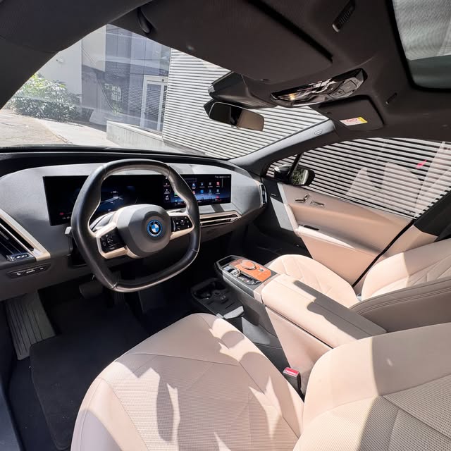 BMW IX XDRIVE40 - Imagem 8