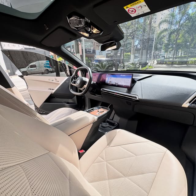 BMW IX XDRIVE40 - Imagem 9