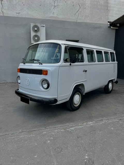 VOLKSWAGEN KOMBI PACOTE LUXO - Imagem 1
