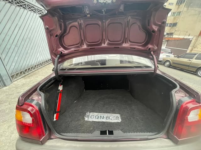 VOLKSWAGEN LOGUS GLI - Imagem 12