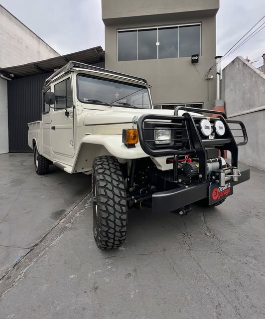 TOYOTA BANDEIRANTE - Imagem 1