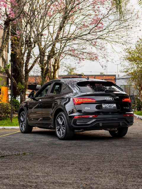 AUDI Q5 55 TFSI PERFORMANCE BLACK - Imagem 4