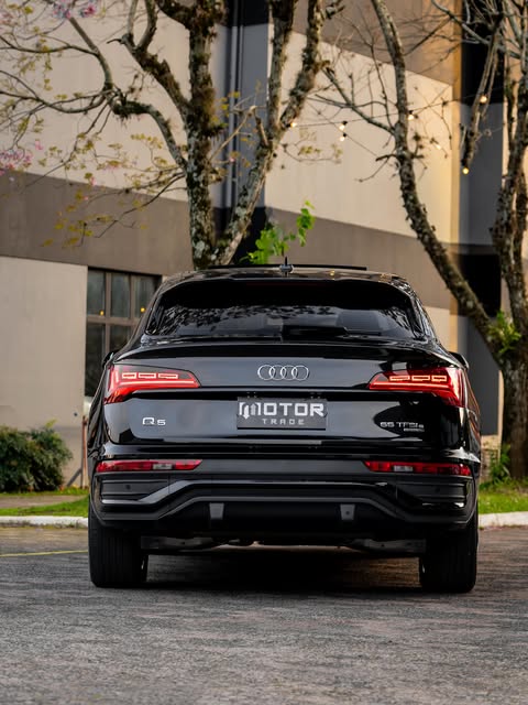 AUDI Q5 55 TFSI PERFORMANCE BLACK - Imagem 5