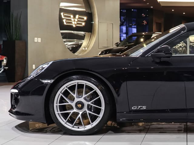 PORSCHE 911 TARGA 4 GTS - Imagem 1