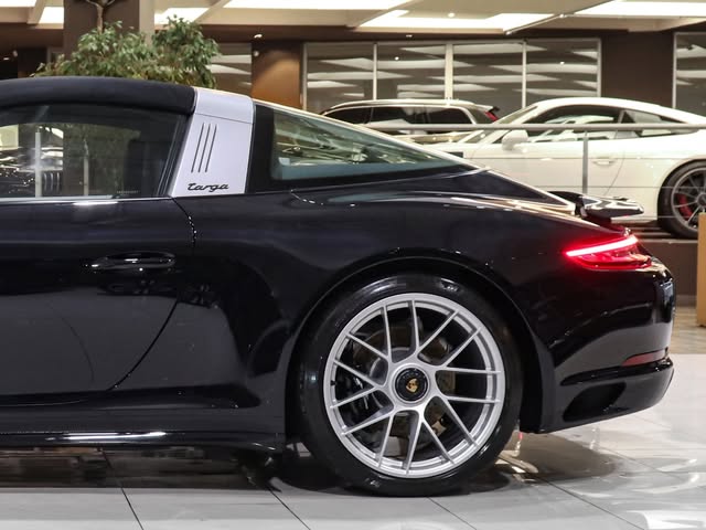 PORSCHE 911 TARGA 4 GTS - Imagem 2