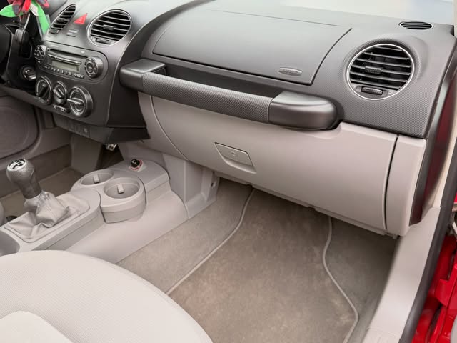 VOLKSWAGEN NEW BEETLE - Imagem 15