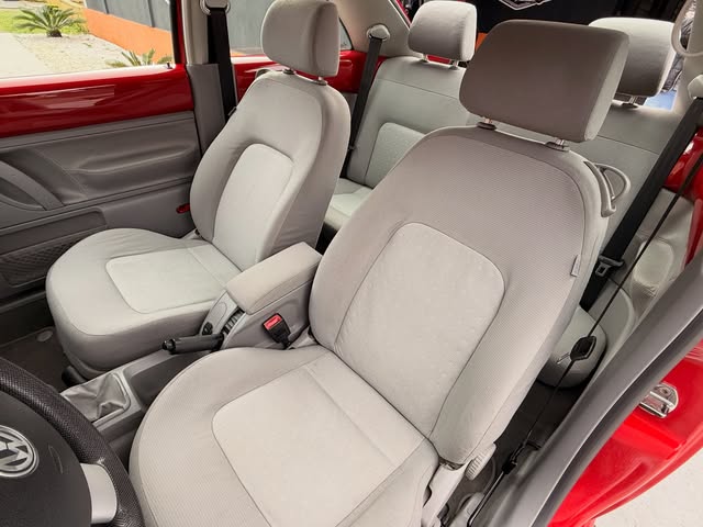 VOLKSWAGEN NEW BEETLE - Imagem 17