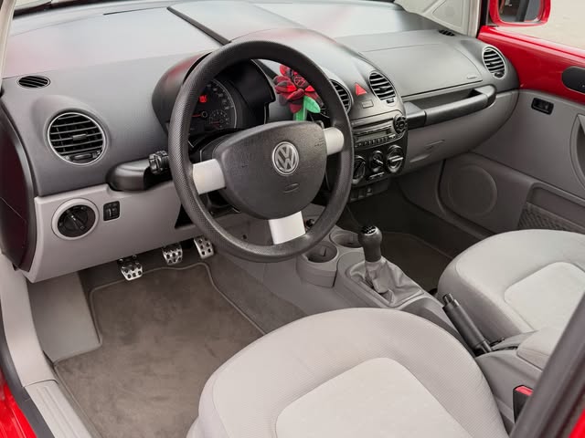 VOLKSWAGEN NEW BEETLE - Imagem 7