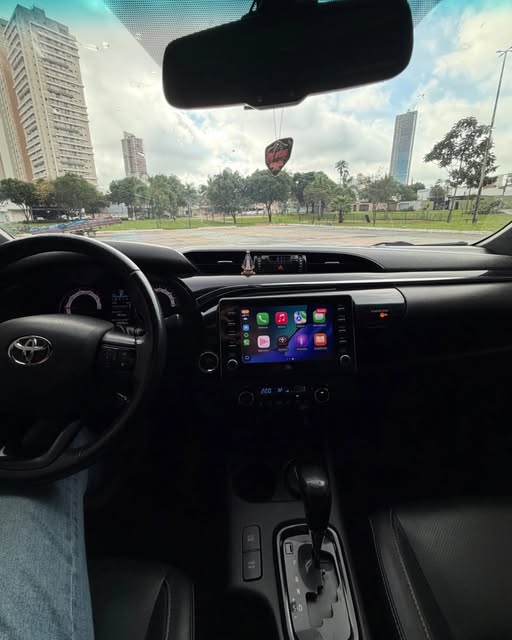 TOYOTA HILUX SRX 50TH ANNIVERSARY - Imagem 5