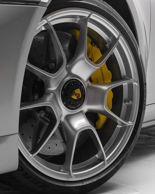 PORSCHE 911 TURBO S - Imagem 6