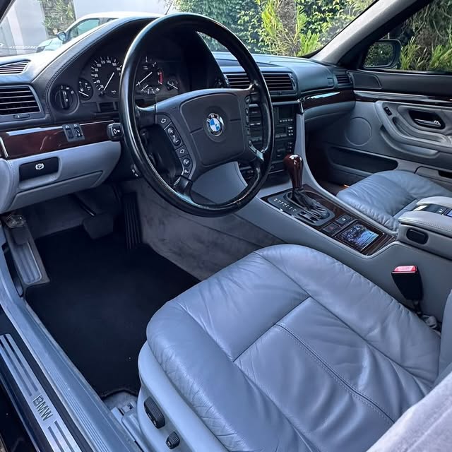 BMW 750I - Imagem 7
