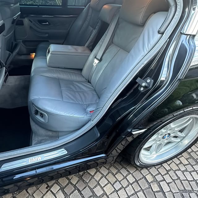BMW 750I - Imagem 8