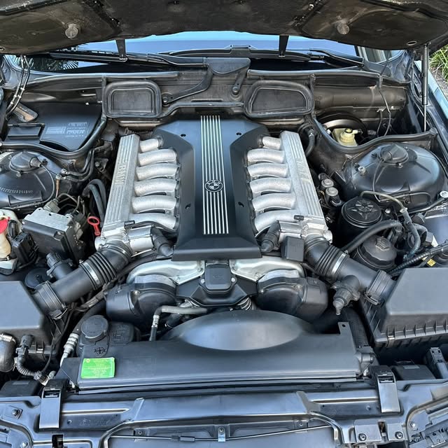 BMW 750I - Imagem 10