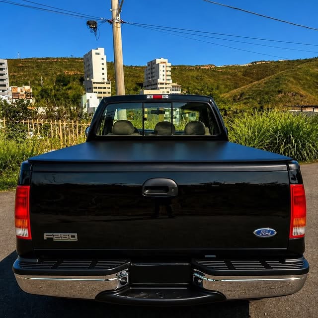FORD F-250 XLT-L - Imagem 6