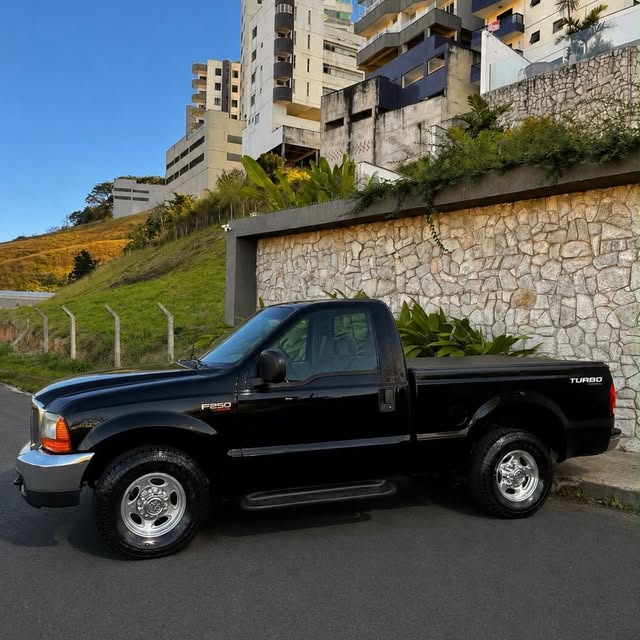 FORD F-250 XLT-L - Imagem 7