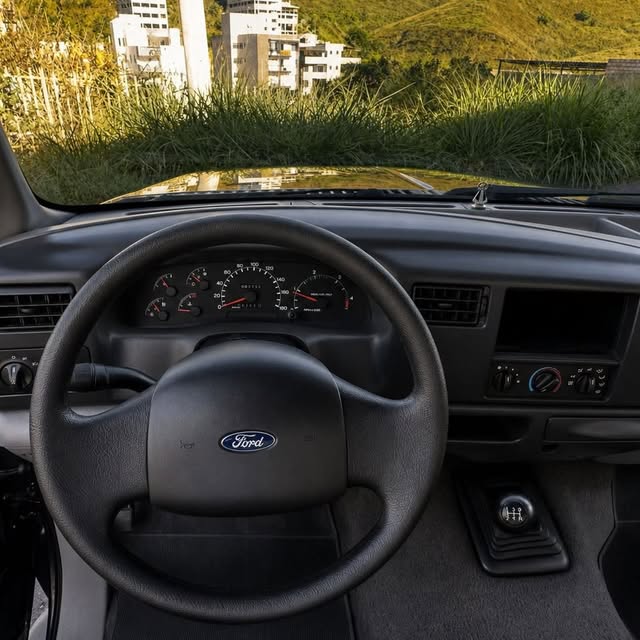 FORD F-250 XLT-L - Imagem 9