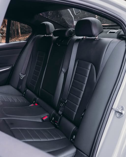 BMW 320I M SPORT - Imagem 8