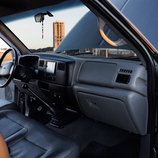 FORD F-250 XLT-L - Imagem 12