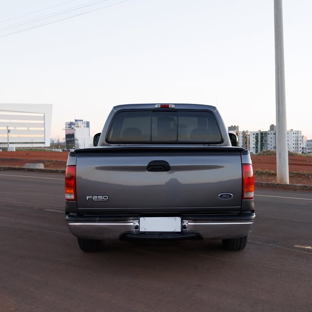 FORD F-250 XLT-L - Imagem 6