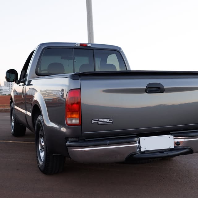 FORD F-250 XLT-L - Imagem 7