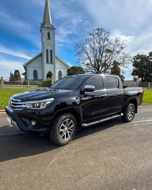 TOYOTA HILUX SRX - Imagem 2